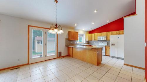 09-Dining-area-3130-58th-Ave-Greeley-CO-80634