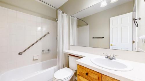 19-Bathroom-3209-Grand-Canyon-St-Fort-Collins-CO-80525