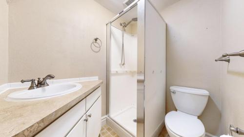 23-Bathroom-325-Quebec-Ave-Longmont-CO-80501