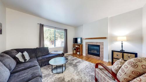 06-Living-Area-3335-S-Nelson-St-Lakewood-CO-80227