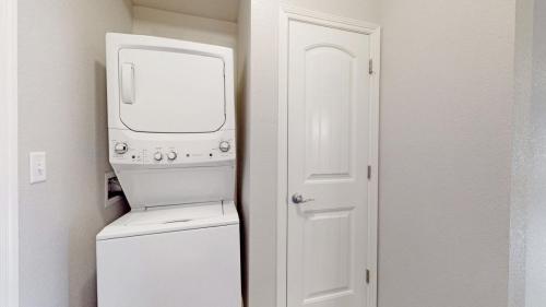 31-Laundry-room