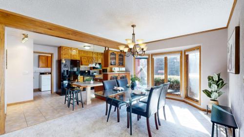 07-Dining-area-3930-Bingham-Hill-Rd-Fort-Collins-CO-80521