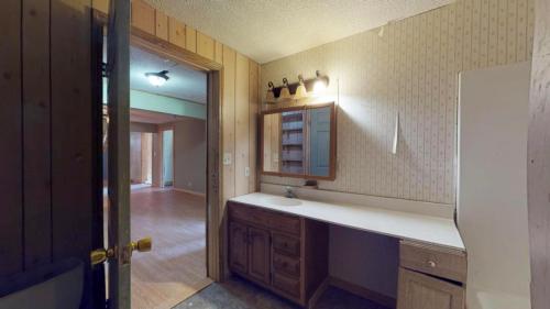 41-Bathroom-4-3967-N-Co-Rd-73C-Red-Feather-Lakes-CO-80545