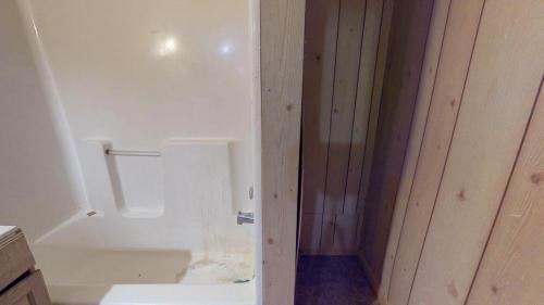 43-Bathroom-4-3967-N-Co-Rd-73C-Red-Feather-Lakes-CO-80545