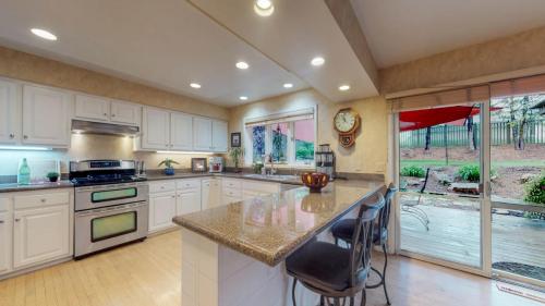 12-Kitchen-401-Skysail-Ln-Fort-Collins-CO-80525