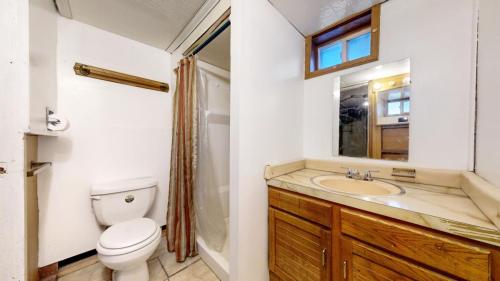 21-Bathroom-4250-Decatur-St-Denver-CO-80211