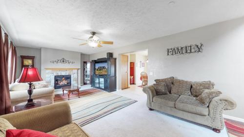05-Living-area-4300-Falcon-Dr-Fort-Lupton-CO-80621