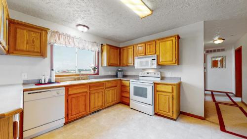 11-Kitchen-4300-Falcon-Dr-Fort-Lupton-CO-80621