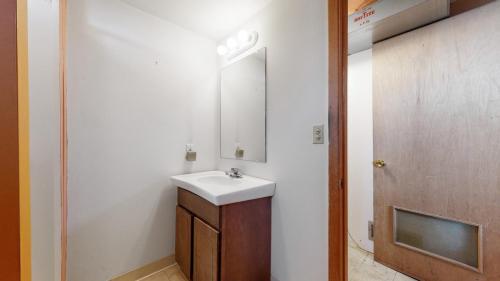 33-Bathroom-430-Kendall-St-Lakewood-CO-80226