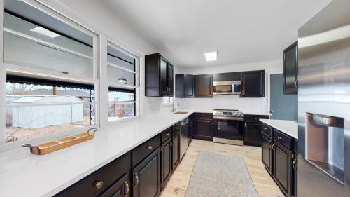 10-Kitchen-437-27th-Ave-Greeley-CO-80634