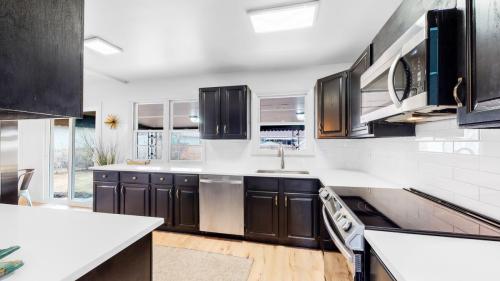 13-Kitchen-437-27th-Ave-Greeley-CO-80634