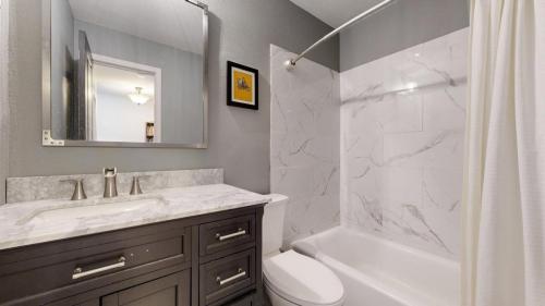 12-Bathroom-1-4626-W-68th-Ave-Westminster-CO-80030
