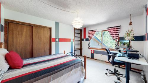 20-Bedroom-4721-Red-Rock-Dr-Larkspur-CO-80118