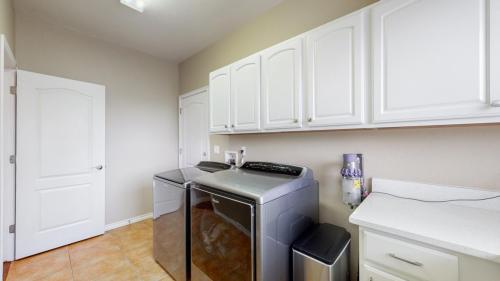 26-laundry-4879-Streambed-Trail-Parker-CO-80134