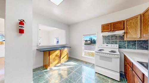 07-Kitchen-500-8th-St-Greeley-CO-80631