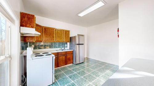 09-Kitchen-500-8th-St-Greeley-CO-80631