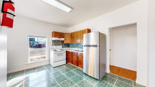 10-Kitchen-500-8th-St-Greeley-CO-80631