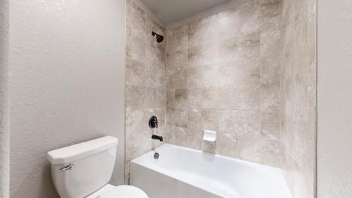 32-Bathroom-546-Mount-Rainier-Ct-Berthoud-CO-80513