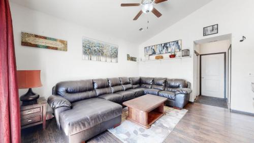 05-Living-area-556-E-29th-St-Dr-Greeley-CO-80631