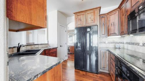 12-Kitchen-5608-Country-Club-Dr-Larkspur-CO-80118