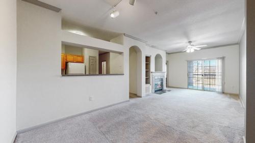 04-Living-area-5620-Fossil-Creek-Pkwy-Unit-3203-Fort-Collins-CO-80525