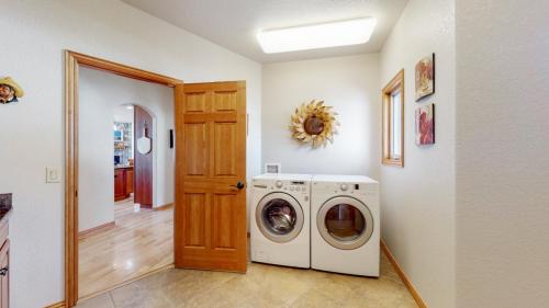70-Laundry-5697-Country-Club-Dr-Larkspur-CO-80018
