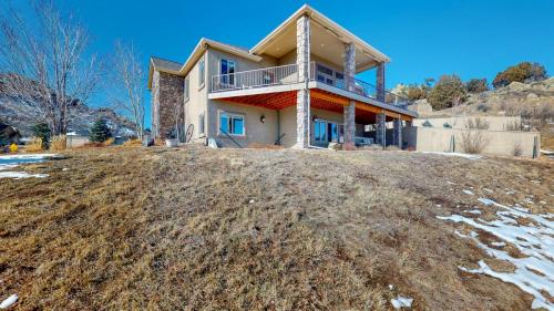 96-Backyard-5697-Country-Club-Dr-Larkspur-CO-80018
