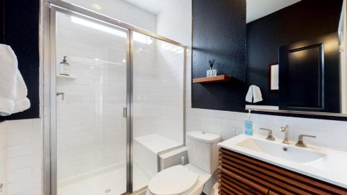 27-Bathroom-5720-Crossview-Dr-Fort-Collins-CO-80528