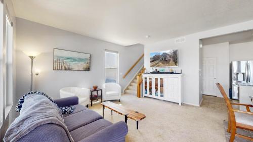 04-Living-area-5735-Russell-Cir-Longmont-CO-80504