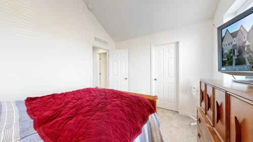 15-Bedroom-6042-Central-Park-Blvd-Denver-CO-80238