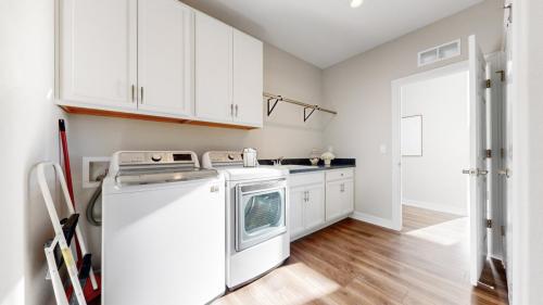 47-Laundry-6144-Eagle-Roost-Dr-Fort-Collins-CO-80528