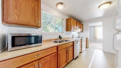 15-Kitchen-6320-W-95th-Ave-Westminster-CO-80031