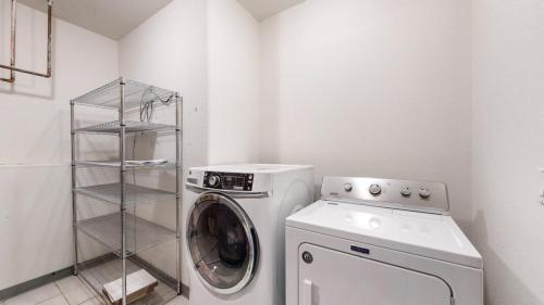 27-Laundry-6474-Lone-Eagle-Road-Golden-CO-80403