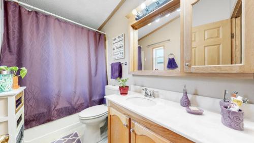 21-Bathroom-675-Prairie-Ave-Lochbuie-CO-80603