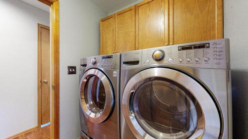 43-Laundry-6795-W-97th-Pl-Westminster-CO-80021
