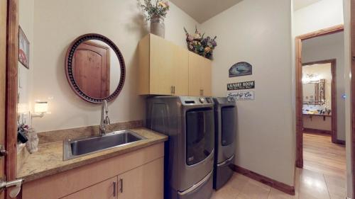 42-Laundry-684-Independence-Dr-Larkspur-CO-80118