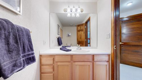 23-Bathroom-7035-Highcroft-Dr-Colorado-Springs-CO-80922