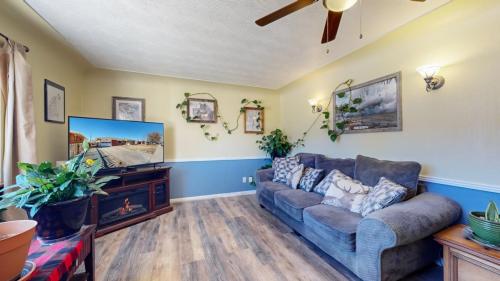 06-Living-area-711-27th-Ave-Greeley-CO-80634