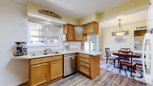 09-Kitchen-711-27th-Ave-Greeley-CO-80634