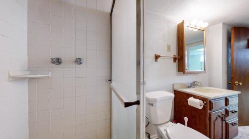 34-Bathroom-7151-W-75th-Pl-Arvada-CO-80003