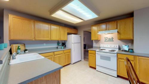19-Kitchen-7221-Woodrow-Dr-Fort-Collins-CO-80525