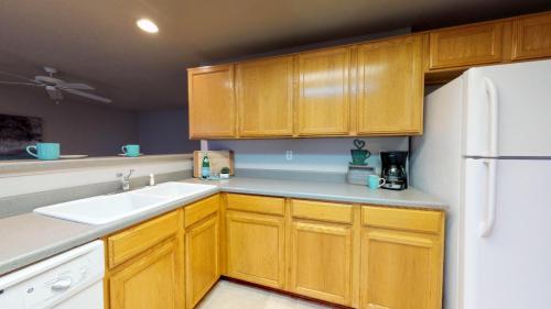 20-Kitchen-7221-Woodrow-Dr-Fort-Collins-CO-80525