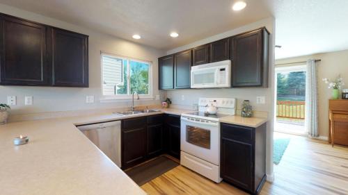 22-KItchen-7227-Woodrow-Dr-Fort-Collins-CO-80525