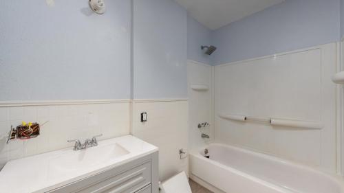 25-Bathroom-7420-W-12th-Ave-Lakewood-CO-80214