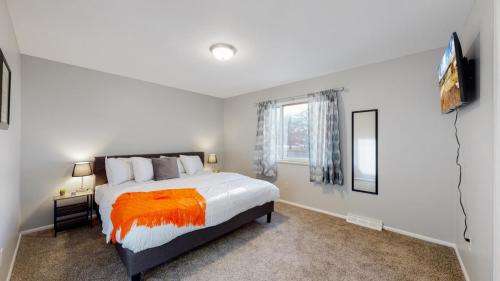 20-Bedroom-7850-Greenwood-Blvd-Denver-CO-80221