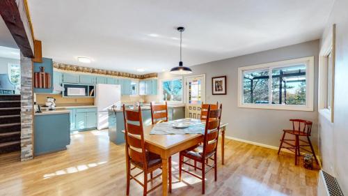 09-Dining-area-7874-Acoma-Ct-Larkspur-CO-80118