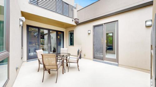 32-8041-E-29th-Avenue-Denver-CO-80238