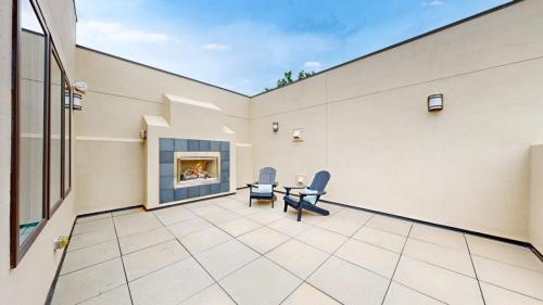 36-8041-E-29th-Avenue-Denver-CO-80238