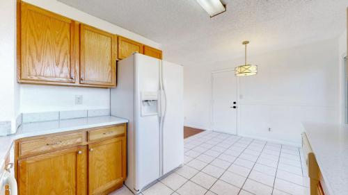 09-Kitchen-817-44th-Ave-Greeley-CO-80634
