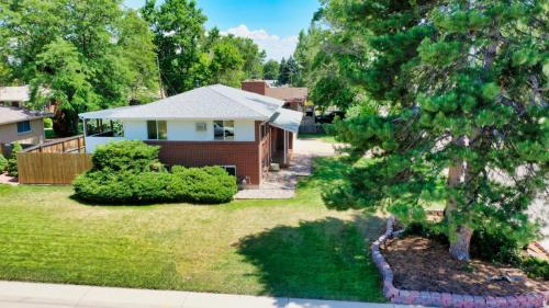 33-Front-yard-8188-Chase-Dr-Arvada-CO-80003
